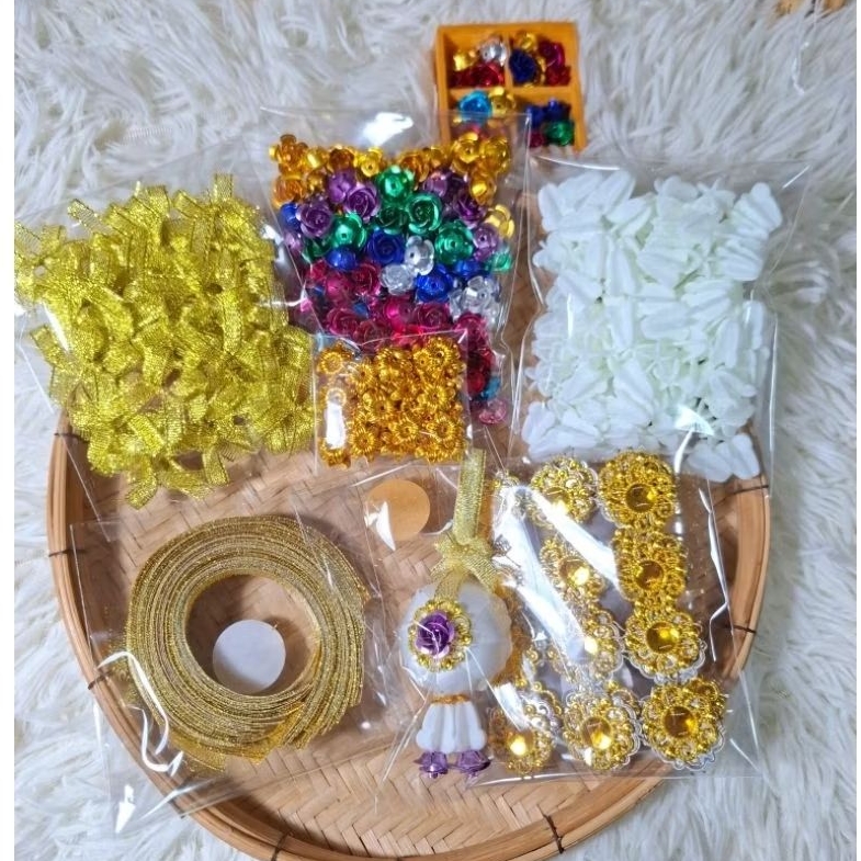 ชุดอุปกรณ์ทำเหรียญโปรยทาน พวงมาลัยจิ๋วคละสี ทำได้ 50 ชิ้น (ชุด DIY อุปกรณ์ตกแต่ง ไม่รวมริบบิ้น)