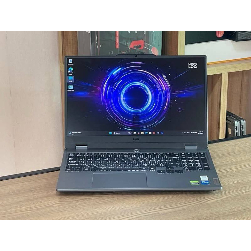 Lenovo LOQ 15IRX10-83JE00MGTA i7-13650HX SSD512GB RAM16GB RTX 5050 (8GB GDDR7) เครื่องใหม่ตัวโชว์อุป