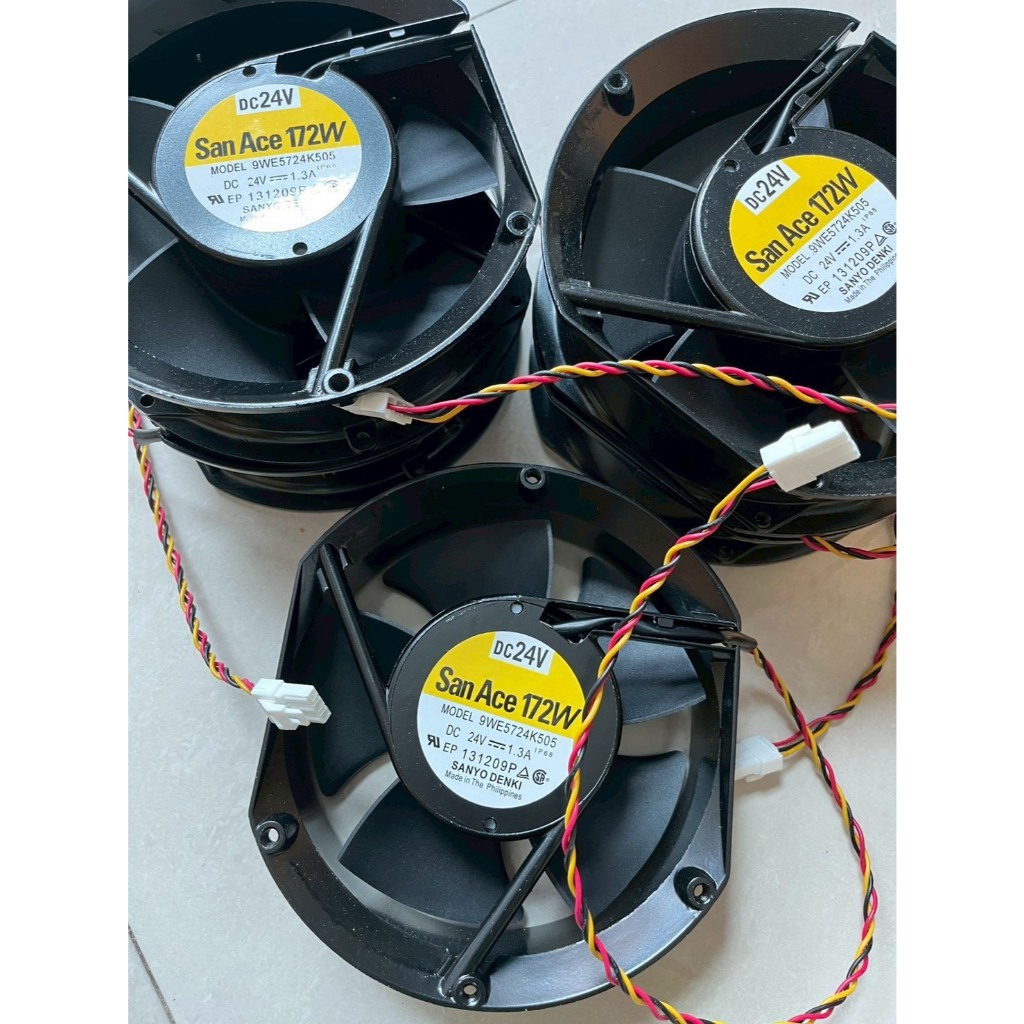 San ace 9WE5724K505 DC24V 1.3A 172x150x51mm Include socket ราคา /  ตัว