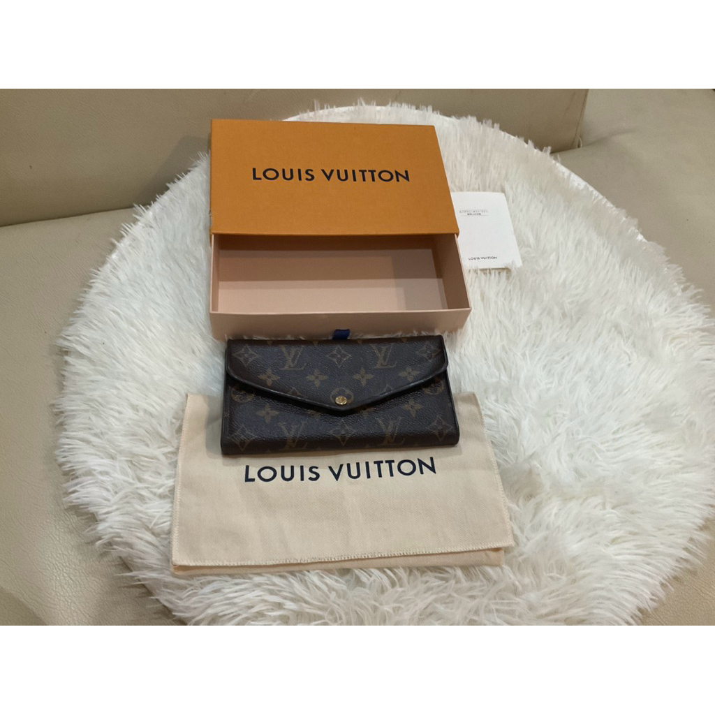กระเป๋าสตางค์ Louis Vuitton แท้สภาพสวย มือสอง