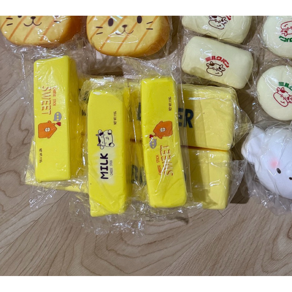 [พร้อมส่งจากไทย] เนยยักษ์ สกุชชี่เนย   สกุชชี่ขนมปัง เนื้อดีนิ่ม ลูกค้าไม่ต้องลุ้นแม่ค้าคัดเองกับมือ
