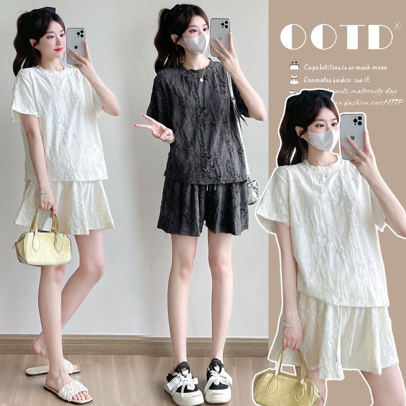Swan shop ชุดเซ็ตผู้หญิง 2 ชิ้น เสื้อแขนสั้นลายย่น พร้อมกางเกงขาสั้น เอวยางยืด แฟชั่นเกาหลี ใส่สบาย