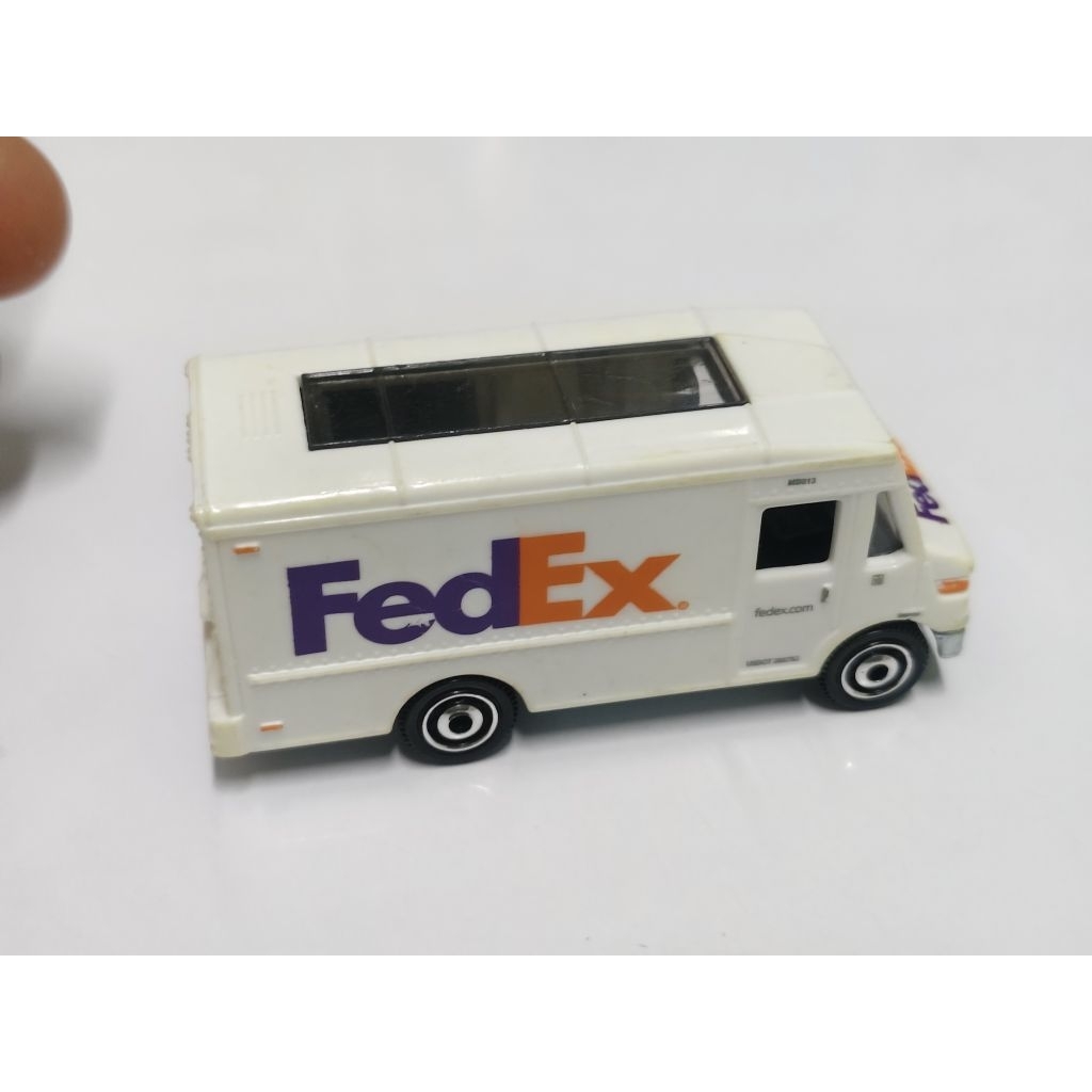 Matchbox ของเล่นรุ่น Express Delivery Van สีขาว พร้อมโลโก้ FedEx