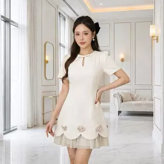 【Karlyn】DS0286# มินิเดรสแขนสั้นแต่างโบว์ ดีเทลดอกไม้รอบ ปลายกระโปรงแต่งระบาย น่ารักมาก