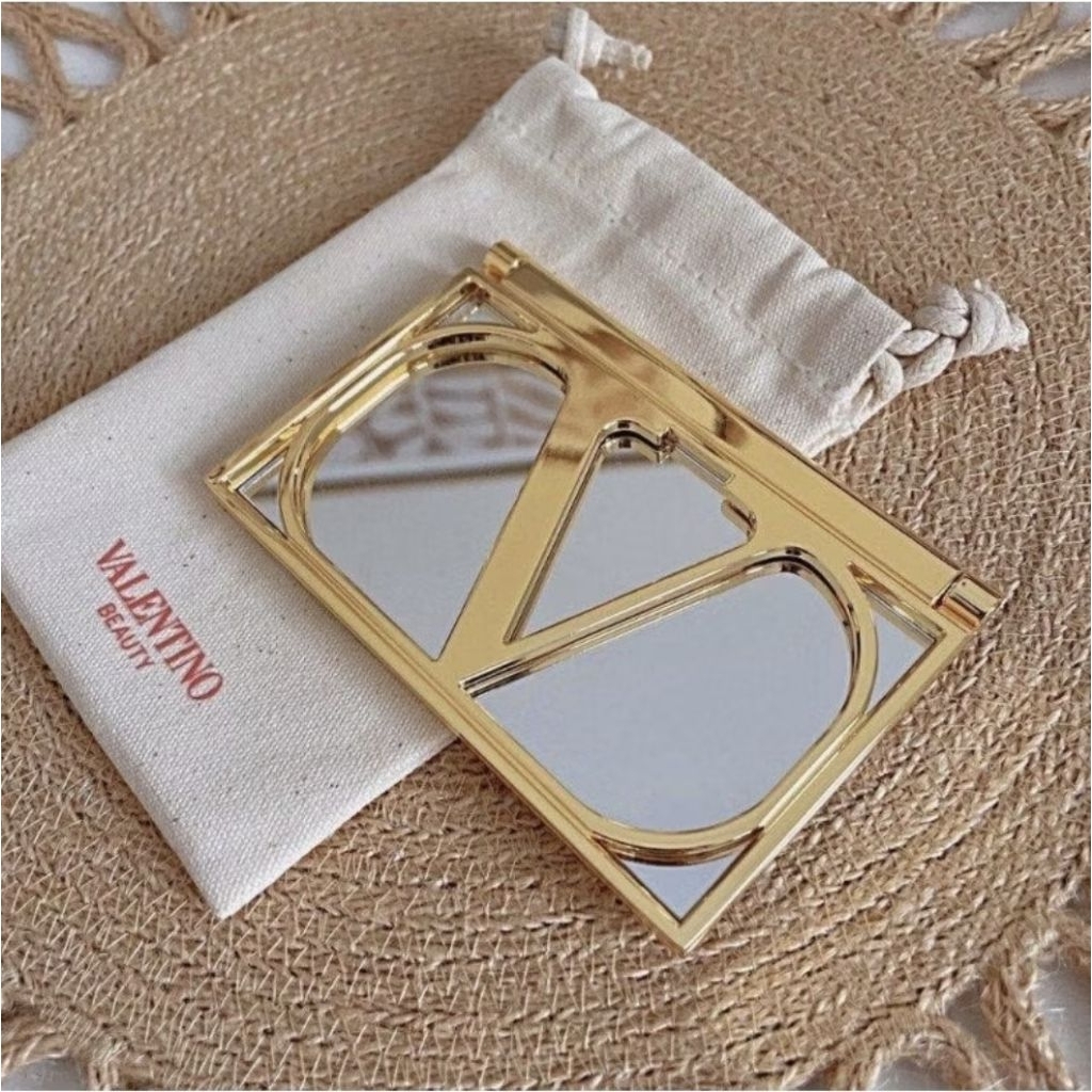 พร้อมส่ง V@lentino Gold Makeup Cosmetic Foldable Mirror