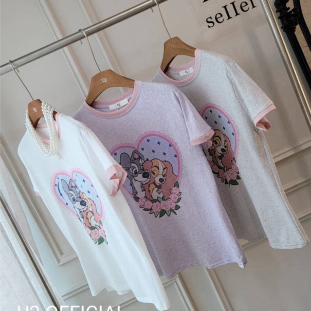 Lady Ringer Tee ผ้าสลาฟรุ่นใหม่นะคะ รุ่นนี้น้องเป็นงานสกรีน โทนสีน่ารัก ลายละมุนสุดๆ เข้ากับโทนสีชมพูตรงคอ+แขนน่ารักฝุดๆ