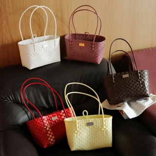 กระเป๋าสาน Vida รุ่น Saan Bag สะพายข้างขึ้นไหล่ได้