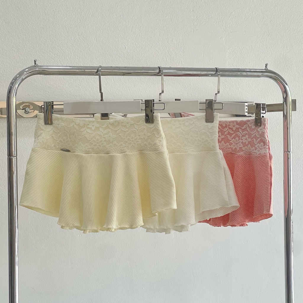 Ivory rib skirt กระโปรงสั้น กระโปรงพลิ้ว (เฉพาะกระโปรง) Twentyfour🪄✨