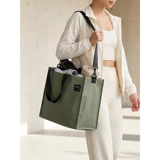 กระเป๋าสะพายข้าง ผ้าใบกันน้ำ สะพายไหล่ ขนาดใหญ่ ใส่ของ Laptop Taplet พกพาสะดวก CARTON BAG KIDNAP ME.