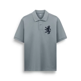 AIIZ เสื้อโปโลผู้ชายผ้าปิเก้ ปักสิงห์ Men's Big Lion Pique Polo Shirt