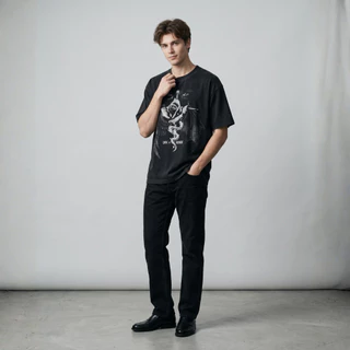 DAVIE JONES [LOVE & RHYME] เสื้อยืดผู้ชาย Graphic Oversized Fit T-Shirt สีดำฟอก TB0521