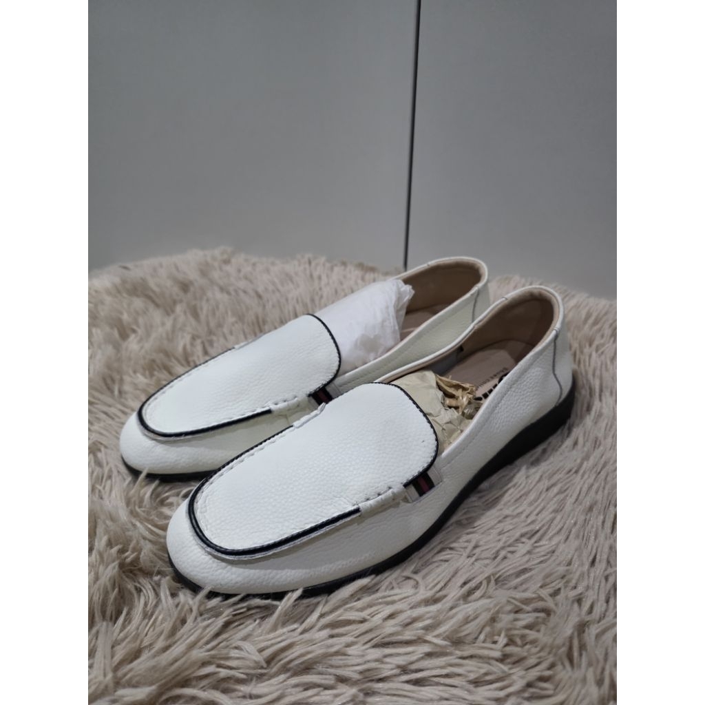 🤍 รองเท้าคัทชูผู้หญิงสีขาว Ollie Style Loafer Size 40 (25 ซม.) สภาพสวย พร้อมใส่ หนังแท้