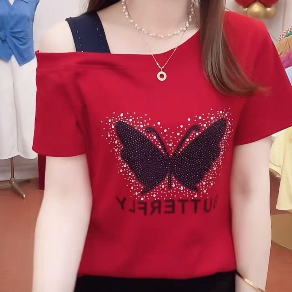 เสื้อยืดแขนสั้นเปิดไหล่ดีไซน์เก๋สำหรับผู้หญิง