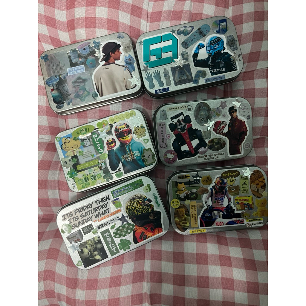 กล่องเหล็ก Tin Box ลายสติ๊กเกอร์นักแข่งรถ Formula 1 ( F1 ) น่ารักๆ สไตล์ญี่ปุ่น