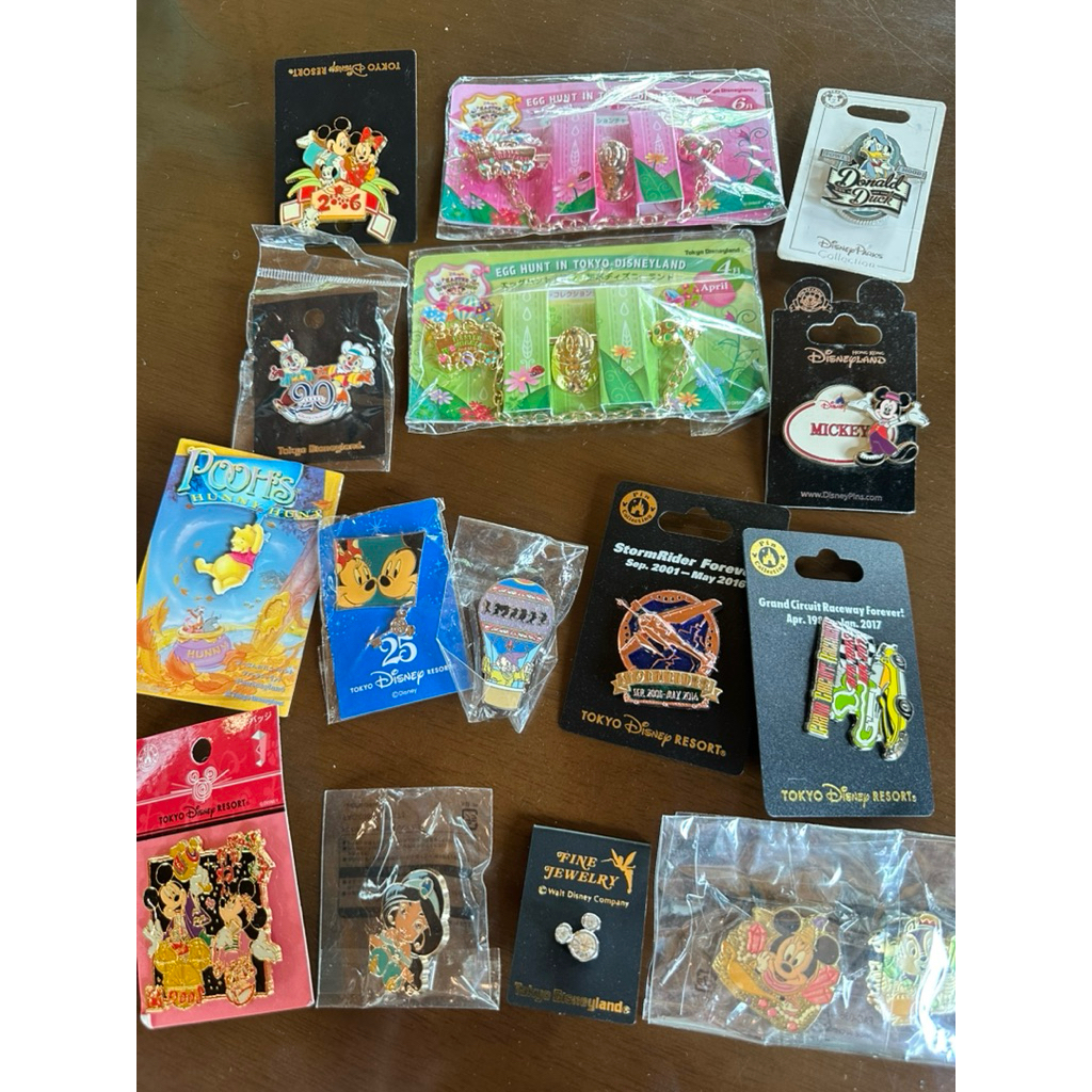 รวม เข็มกลัด ตัวห้อย ดิสนีย์ Disney Pins มิคกี้เมาส์ พูห์ เจ้าหญิง และอื่นๆ