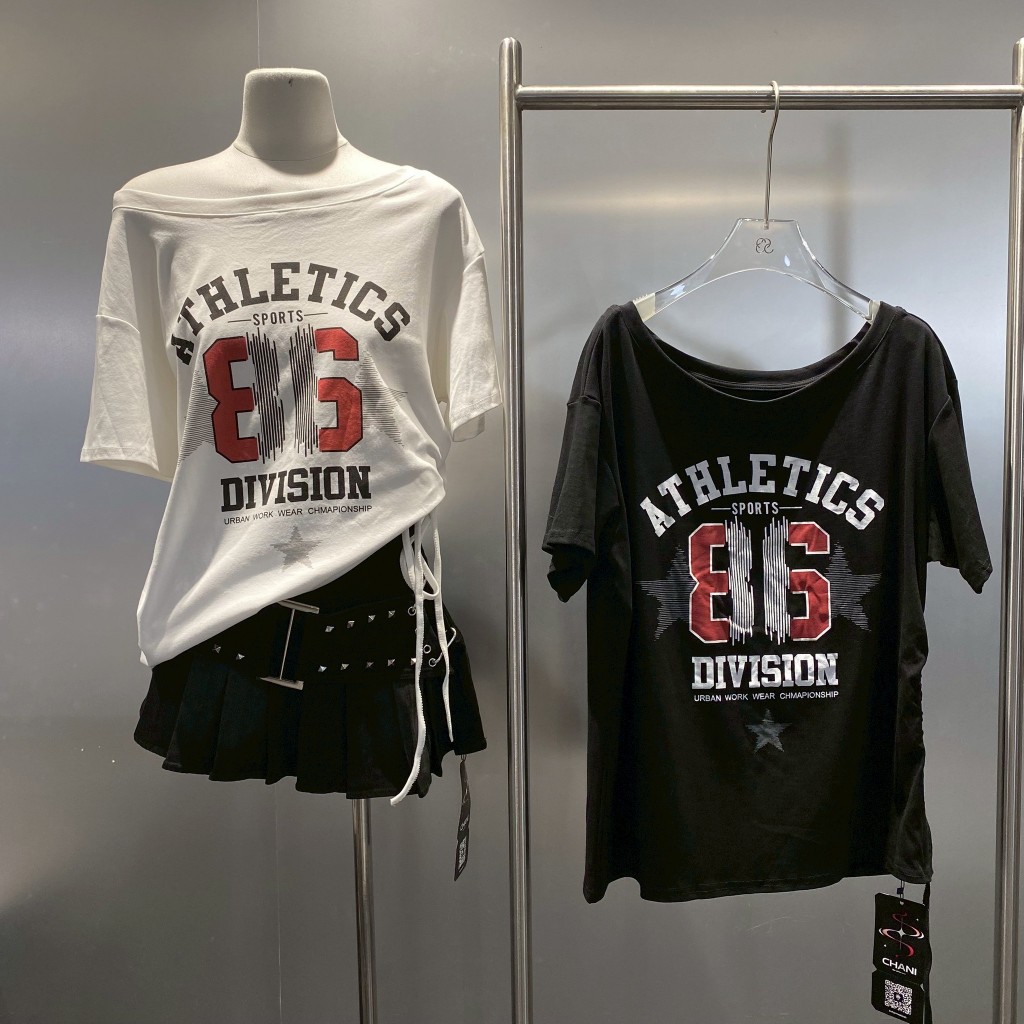 C4808 (ทักแชทเช็คสต็อกก่อนสั่ง) เสื้อยืดสกรีนลายสปอร์ตสุดเท่✨ ทรงสวยใส่สบาย สไตล์สตรีท แมทช์ง่ายกับกางเกงยีนส์ก็ดูคูลสุด