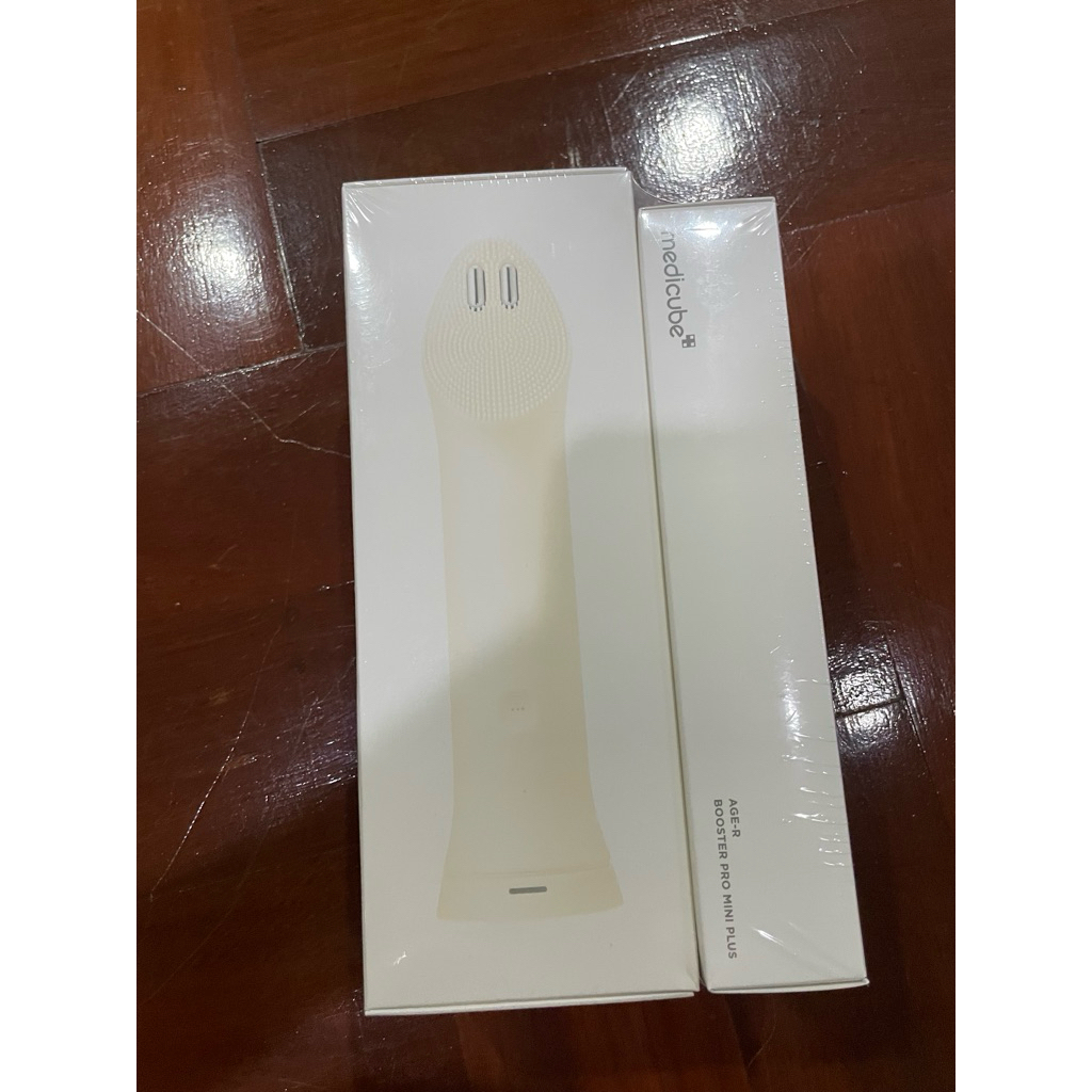 Medicube Age-R Booster Pro Mini Plus + Facial Cleasing Device