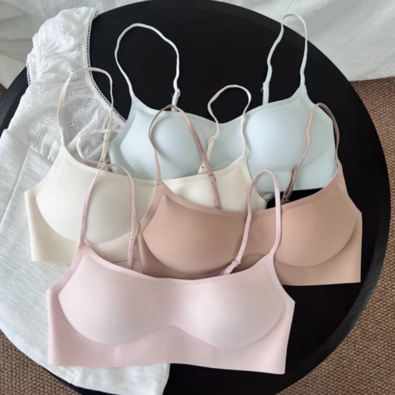 ✨ดีไซน์คอต่ำ👙บราผู้หญิง ดีไซน์ทรงอกต่ำ สายเส้นเล็ก ปรับระดับได้ ดีไซน์ไร้รอยต่อ แนบเนียนเป็นธรรมชาติ ใส่สบาย เหมาะสำหรับ