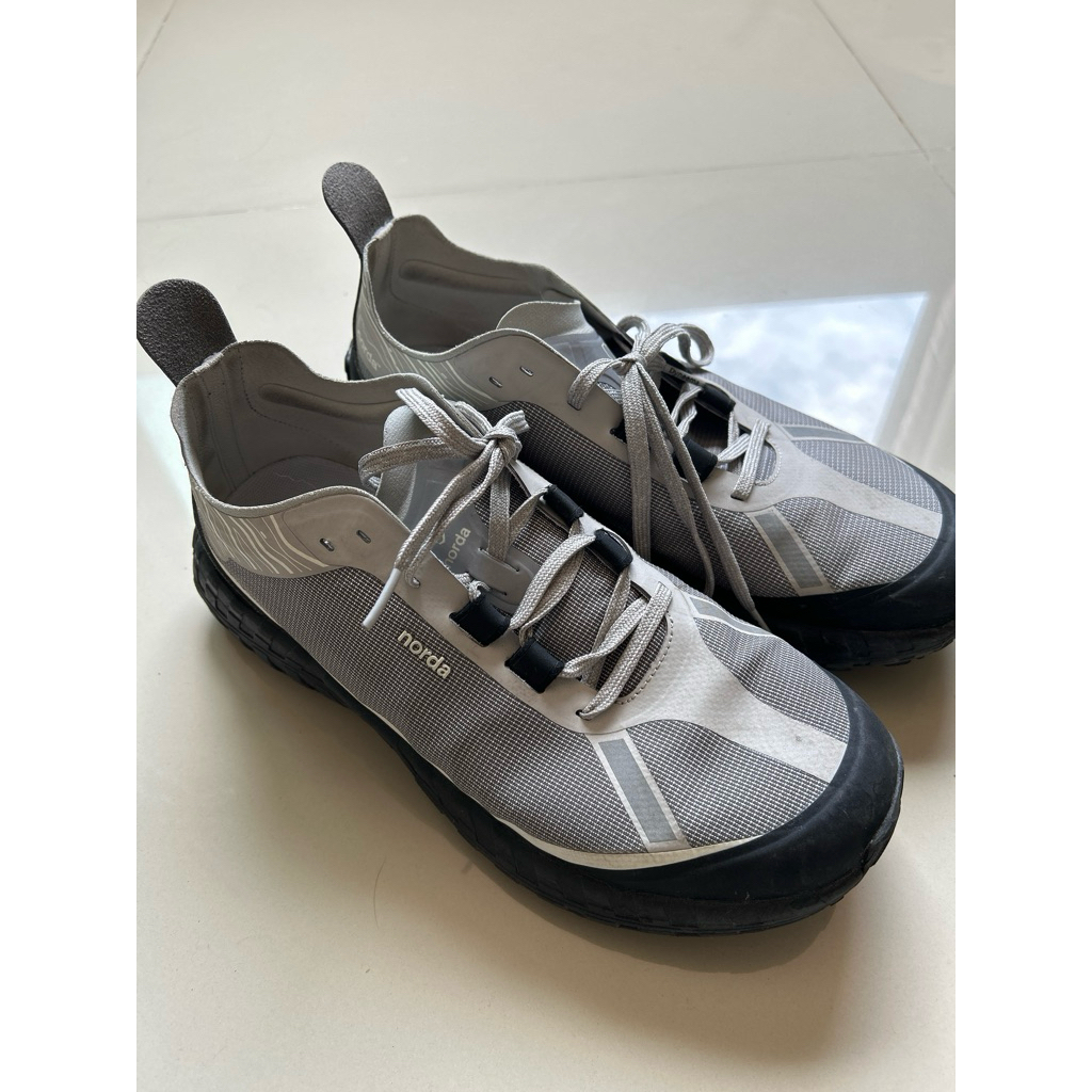 norda001A  scale 1:1  original vibram  ผมได้norda001A คู่นี้มาจากจีนครับ แต่เรื่องการ supportเท้าดรอ