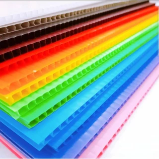 ฟิวเจอร์บอร์ดฉลุลายไทย 3 พับ (65x120 ซม) บอร์ดนิทรรศการ บอร์ดโชว์ผลงาน แข็งแรงทนทาน เลือกสีได้