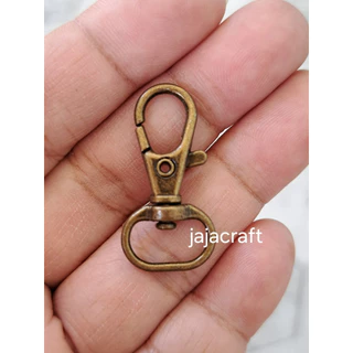 ตะขอคอหมาเกี่ยวหรือก้ามปู แพ็ค 10 ชิ้น สูง 3.2 cm. กว้าง 1.5 cm. ช่องสอดวัดด้านในกว้าง 1.2 cm.