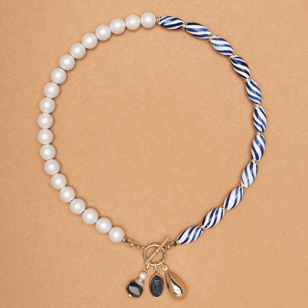 WHITE LAPIS ASSYMETRICAL BEAD NECKLACE