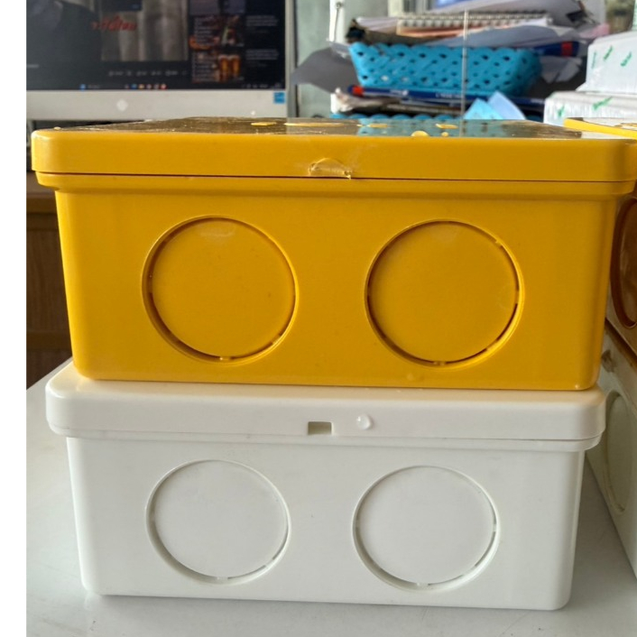 กล่องพักสายไฟ ARR (2x4 , 4x4) สีขาว,สีเหลือง