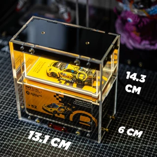 BOXDOG MINI CAR กล่องใส่โมเดลรถสเกล 1:64 มีไฟ พร้อมประตูแม่เหล็ก พื้นหลังกระจก