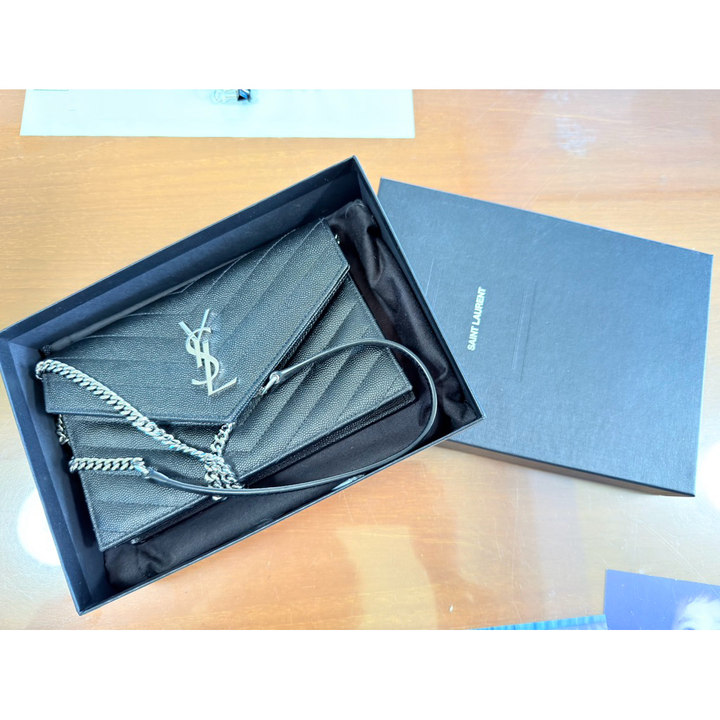 กระเป๋า ysl สะพายข้างสีเงิน