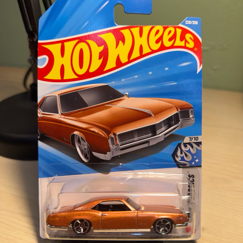 Hot wheels ‘66 Buick Riviera