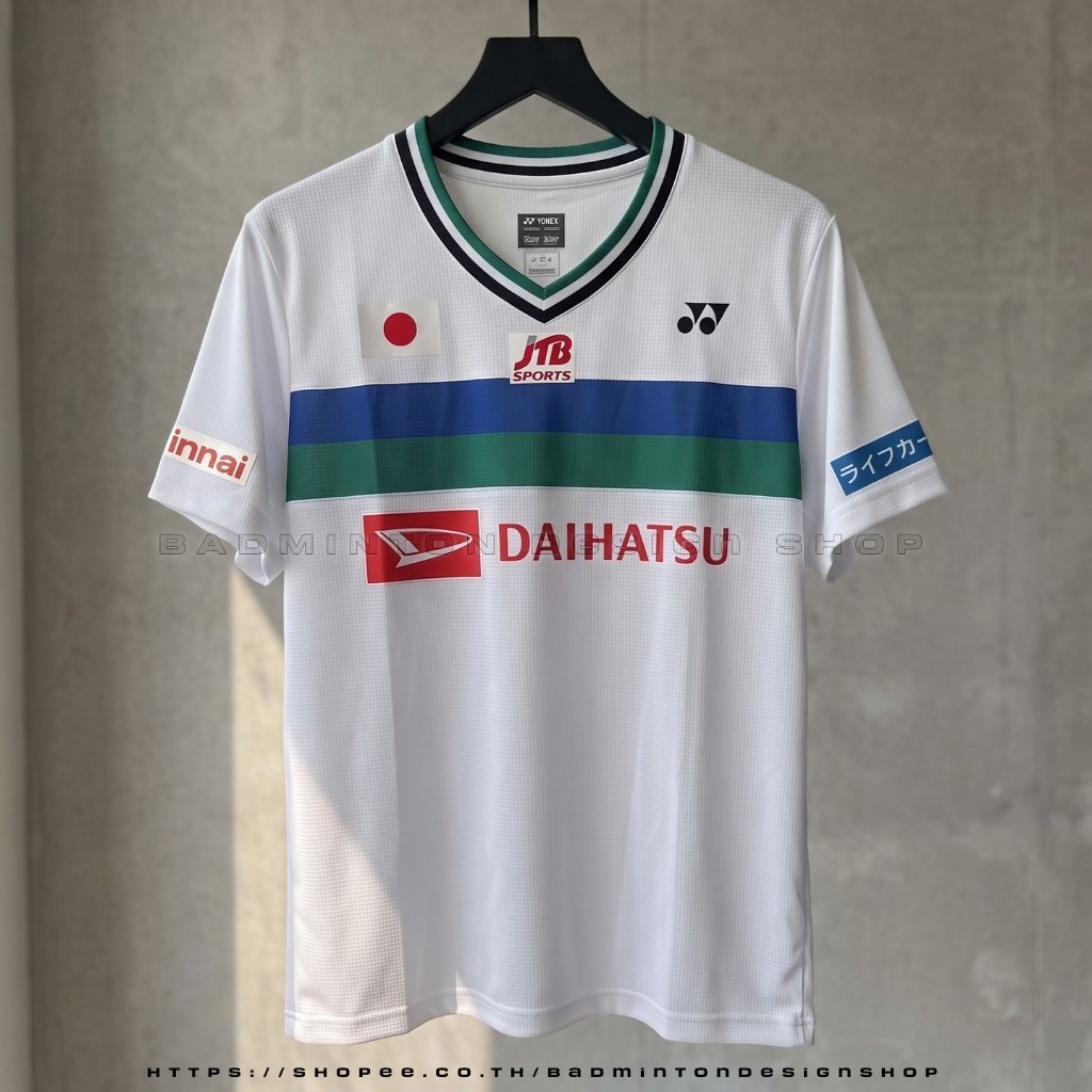 เสื้อแบดมินตันทีมชาติญี่ปุ่น Yonex คอวี สีขาว [เวอร์ชันสปอนเซอร์ Full Option Daihatsu] สินค้าพร้อมส่งจากไทย