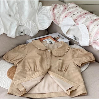 SISSY : เสื้อคอบัวแขนตุ๊กตา (S-XXL) แต่งจับจีบช่วงใต้อก เนื้อผ้านุ่มเบา มีซับใน ทรงหวานละมุน