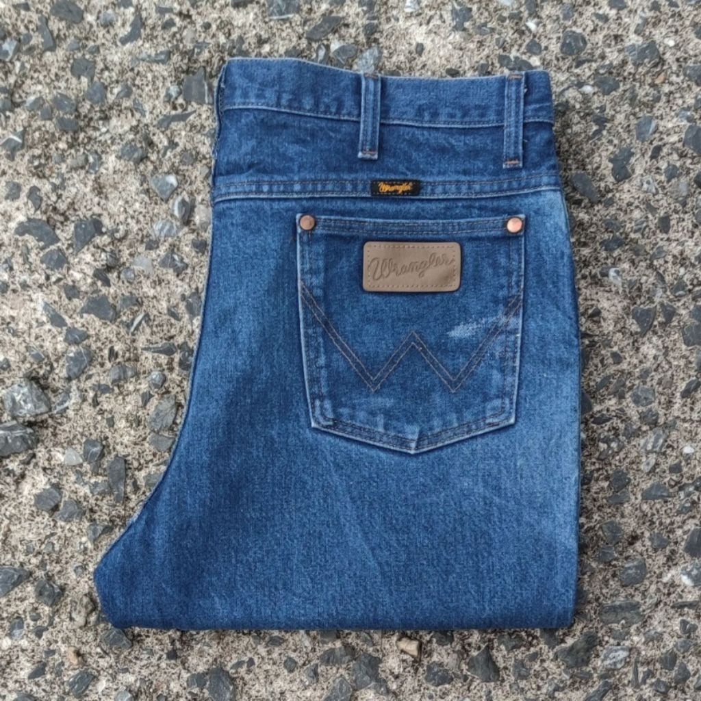 W40/35 กางเกงยีนส์มือสอง Wrangler รุ่น 936DEN เอววัดจริง 35" ยาวทั้งตัว 41" ปลายขา 8.4" ผลิต Mexico 