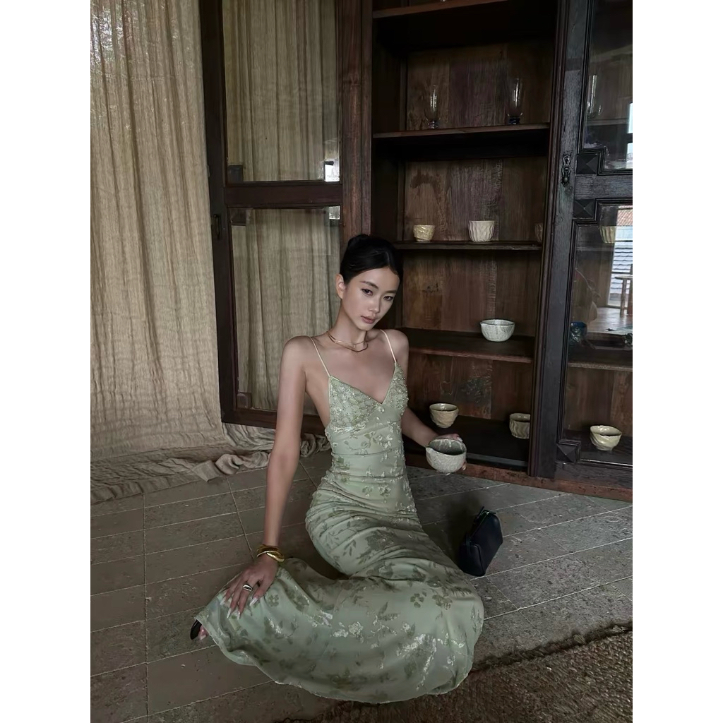 VENUIE French-style heavy-duty dress