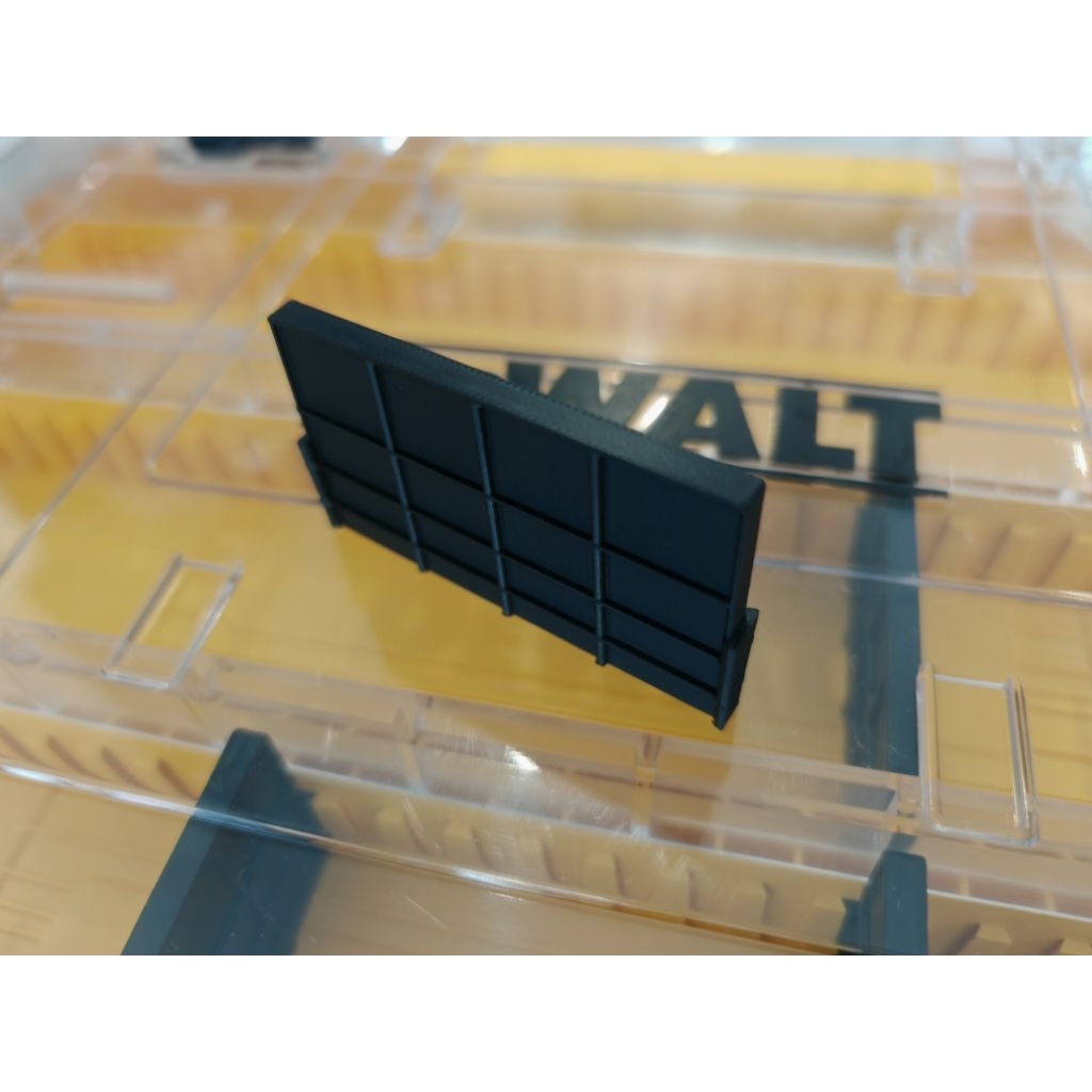 แผ่นกั้นช่องภายในกล่องเครื่องมือ DeWALT (ตรงรุ่น DT70839)