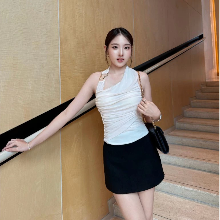 Missright - พร้อมส่ง Scarlett Top เสื้อคล้องคอผ้ายืด