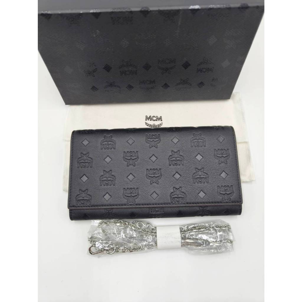Mcm wallet with chain