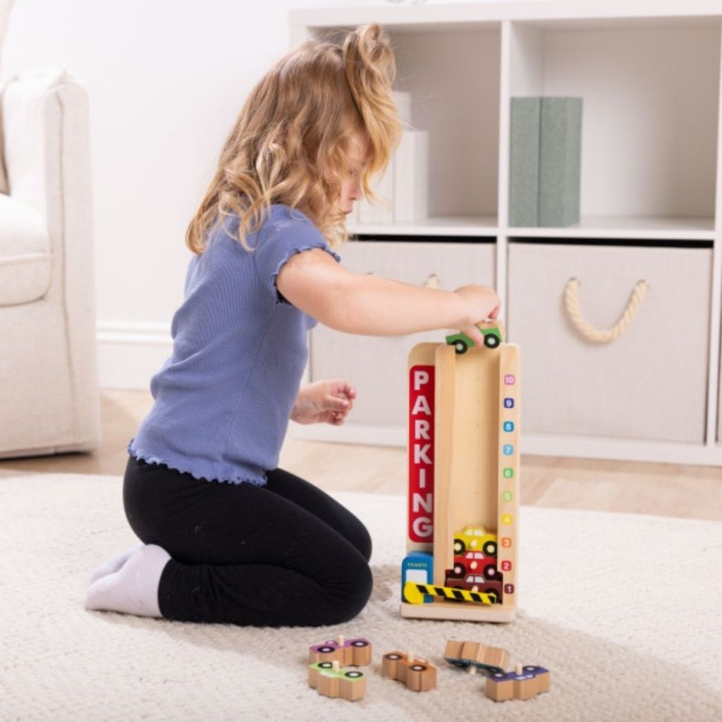Melissa & Doug كراج 10 سيارات للترتيب حسب اللون والعد — صورة 5