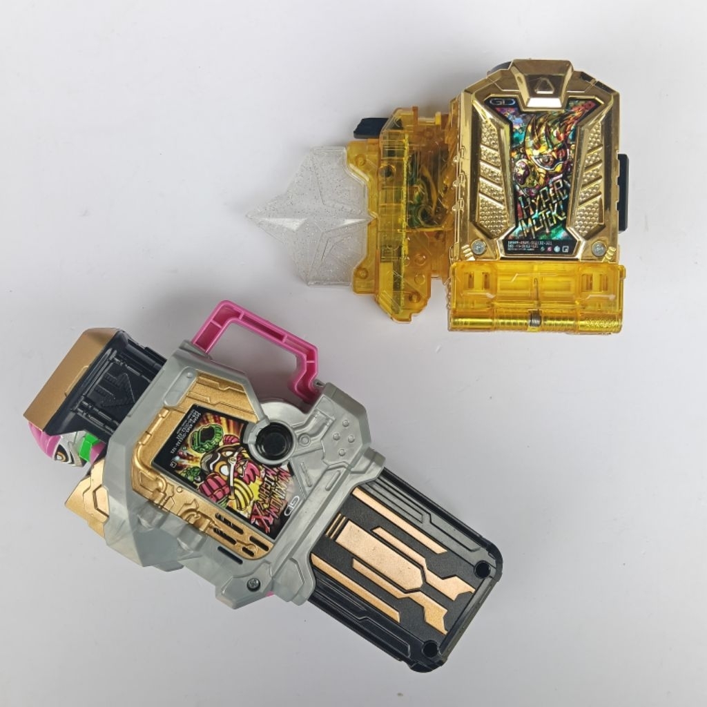 Dx Maximum Mighty Gashat X & Dx Hyper Muteki Gashat กาแชทร่างสุดยอดของมาสไรเดอร์เอ็กเซด