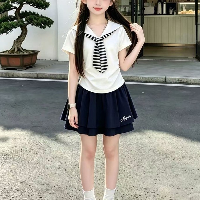ชุดโดปามีนสำหรับนักเรียนหญิงมัธยมต้นช่วงฤดูร้อน: ชุดสองชิ้นแฟชั่นคอปกกะลาสีเรือ แขนสั้น กระโปรงและกางเกงผ้าบางอเนกประสงค