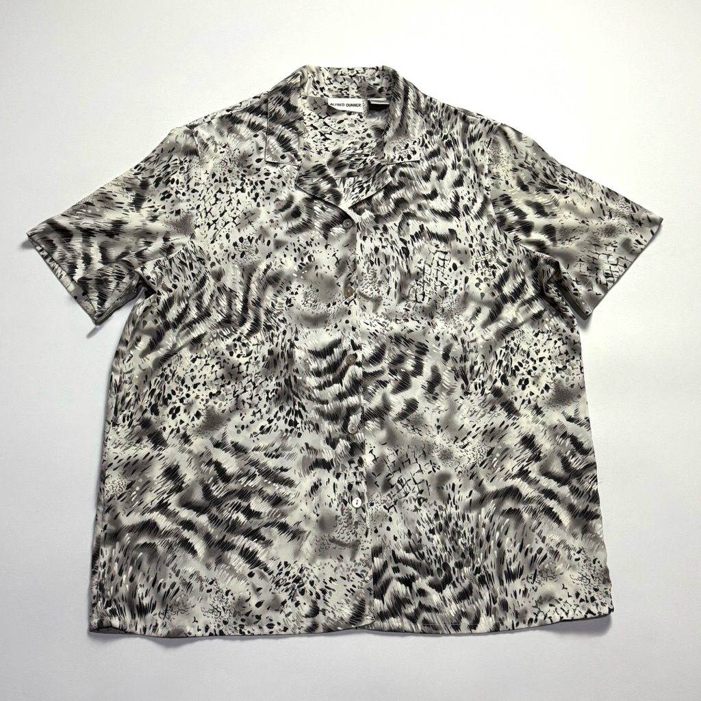 เสื้อเชิ้ตแขนสั้น แบรนด์ ALFRED DUNNER อก 23.5" ยาว 28.5"
