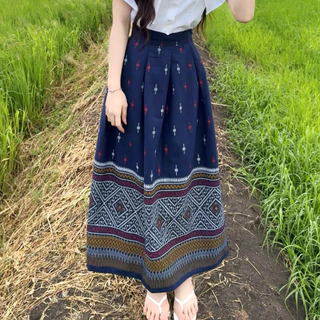 กระโปรงจีบทวิสทรงยาว เอวสูงซิปข้าง ลายดอกแก้วเชิงขิด
