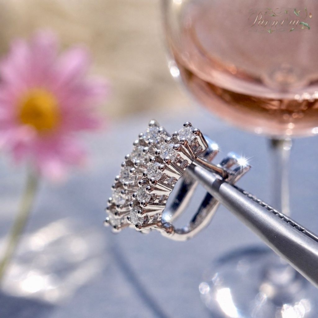 ต่างหูเพชรโมซาไนท์ moissanite แบบห่วง  ตัวเรือนเงินแท้ชุบทองคำขาว Silver  *โปรดอ่านรายละเอียดและเช็คขนาดก่อนสั่งซื้อ*