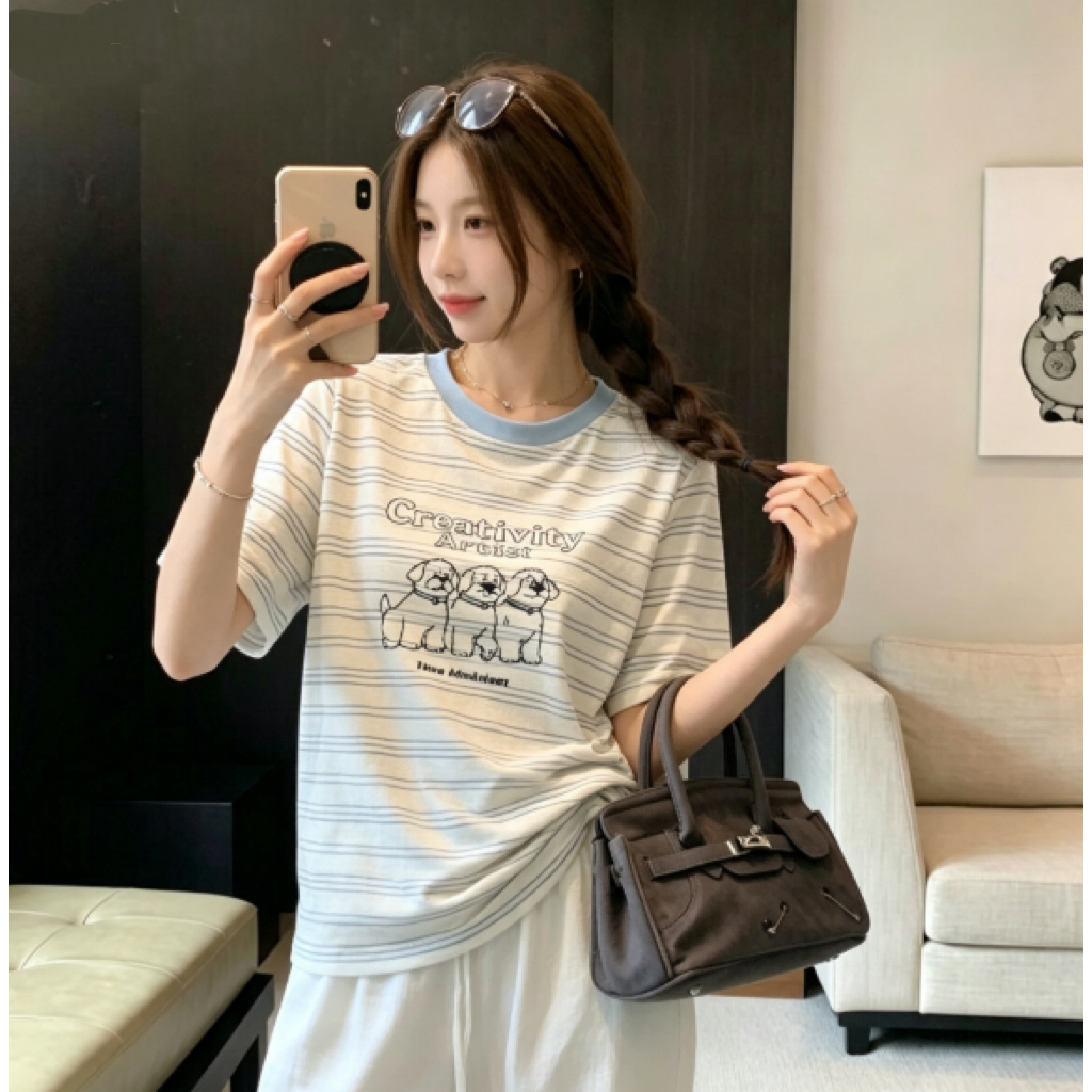 เสื้อยืดแขนสั้นสำหรับผู้หญิงสำหรับฤดูร้อน: เสื้อที่มีสไตล์ สวมใส่ได้หลากหลายโอกาส และมีเอกลักษณ์เฉพาะตัว โดดเด่นด้วยดีไซ