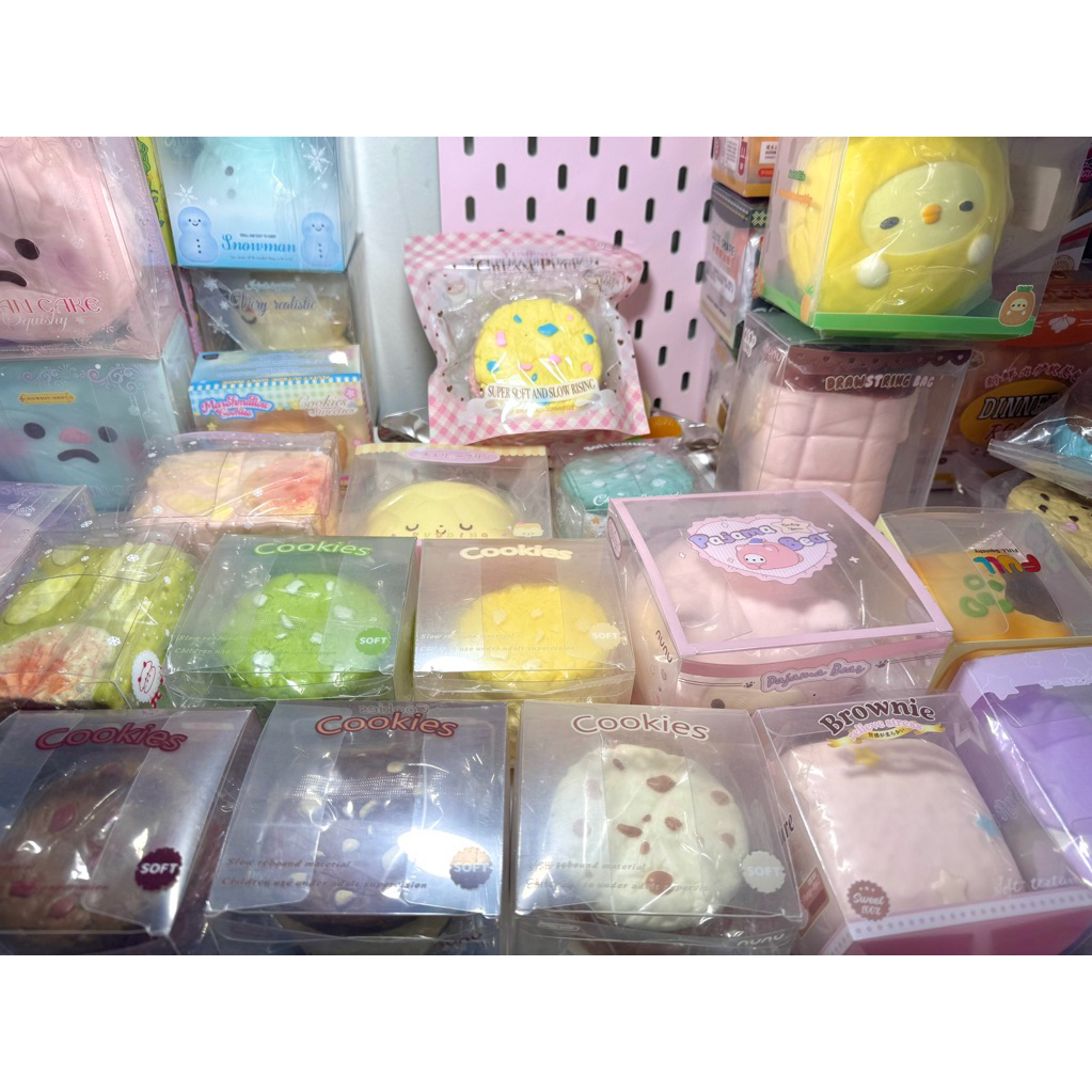 งานจีน สกุชชี่ มือ1 (พื้นฐานสกุชชี่อาจจะมีตําหนิจากโรงงานจุดสีจุดฝุ่นงานข้อต่อขอบไม่เนี๊ยบเป็นปกติพื้นฐานของสกุชชี่)