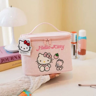 กระเป๋าใส่เครื่องสำอางค์ทรงกล่อง Kitty สินค้าลิขสิทธิ์แท้💯💯💯 ขนาด 22x14x13 cm มี 5 สี ราคา 319 บาท