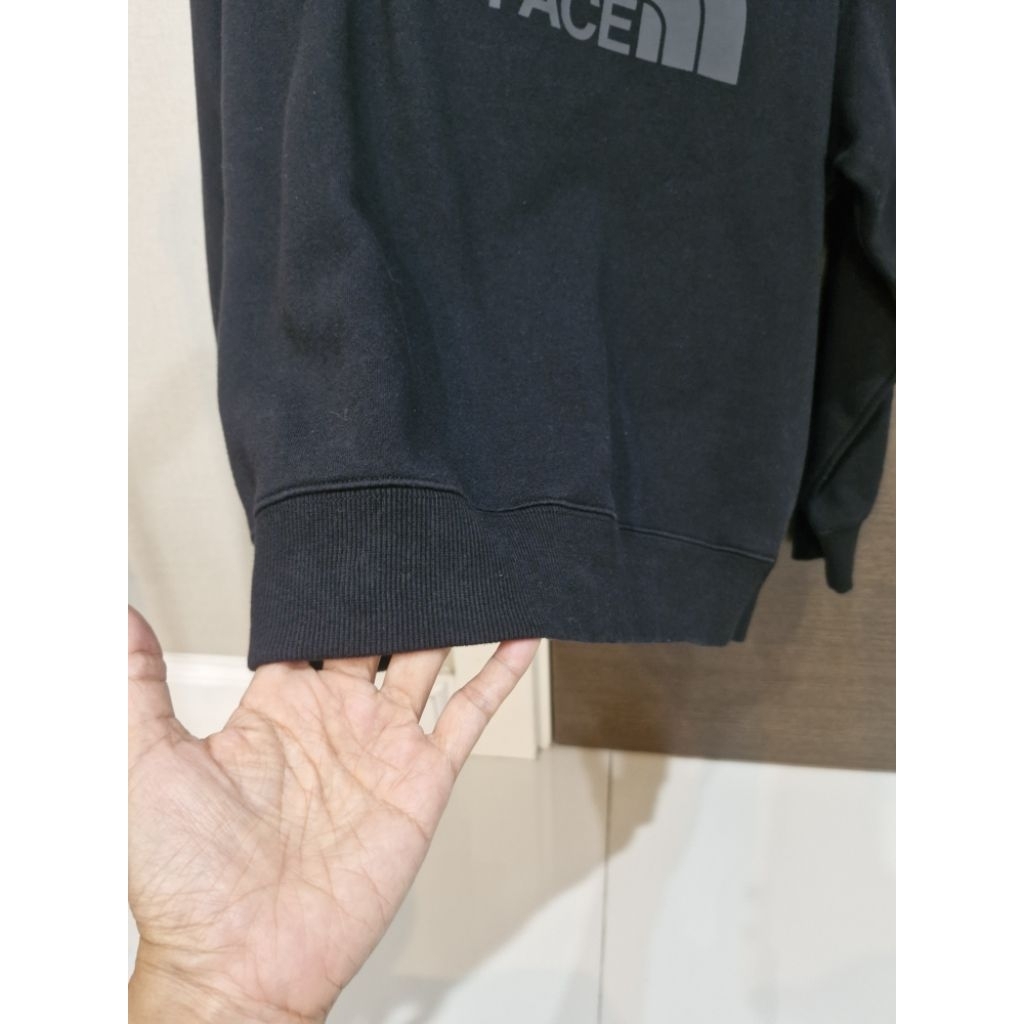 The North Face เสื้อยืดแขนยาวสีดำ เนื้อผ้าสวมใส่สบาย ของแท้ 100%