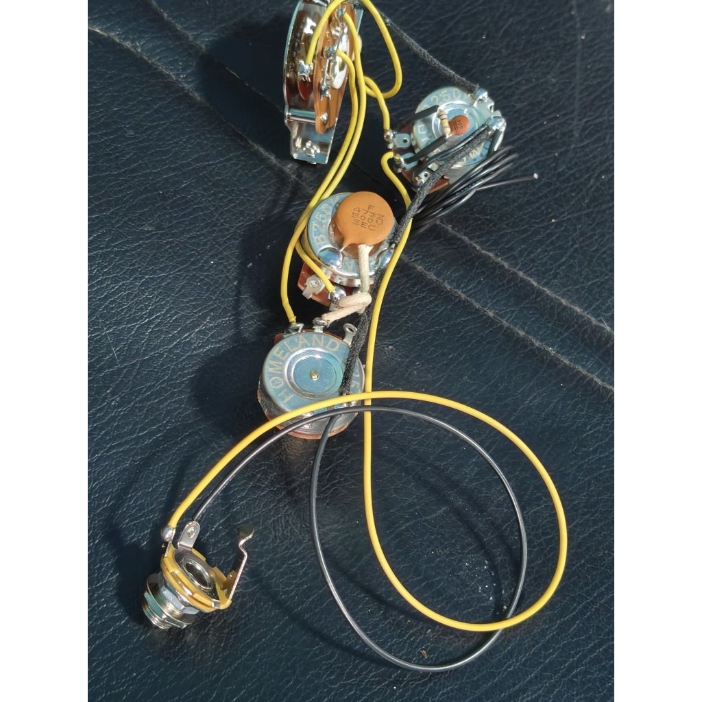 วงจรStratocaster sss-ssh พร้อมติดตั้งTreble bleedลดโวลุ่มเสียงไม่อับ