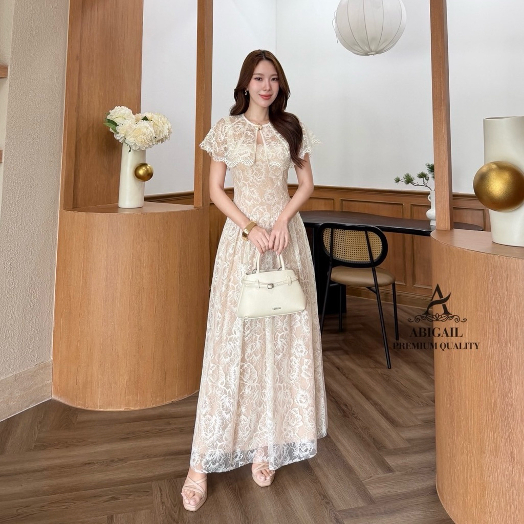 เดรสยาวสายเดี่ยวผ้าลูกไม้ มาพร้อมเสื้อคลุมไหล่ลูกไม้ดีเทลกระดุมติดเว้นช่องเว้าช่วงอก เดรสฟองน้ำในตัว เข้ารูปช่วงเอว #abi