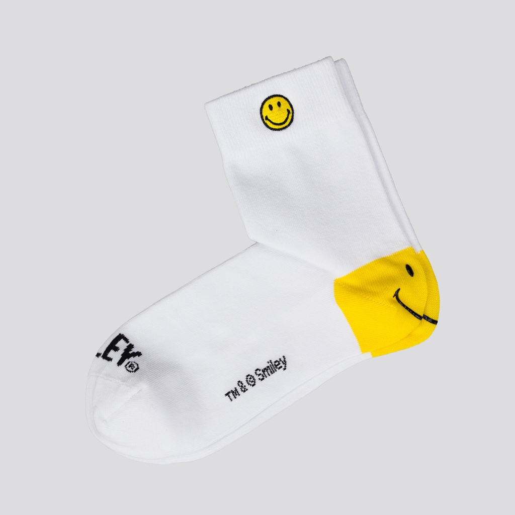 SMILEY®  WHITE HEEL CREW SOCKS